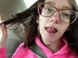 Teen chick plays connected with herself to the fullest dad drives